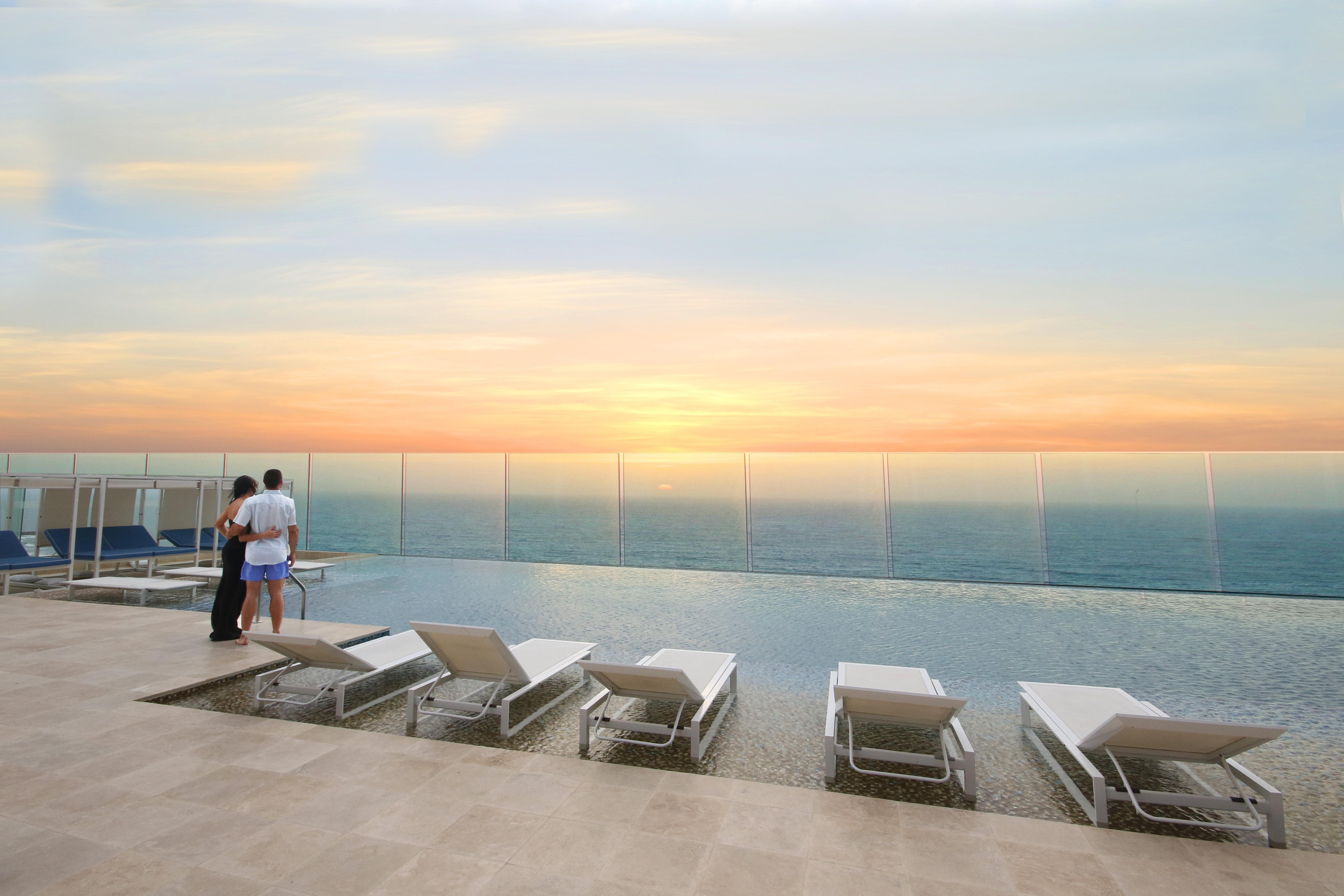 Hotel Intercontinental Cartagena By Ihg Екстер'єр фото Infinity pool at the 101 Tower